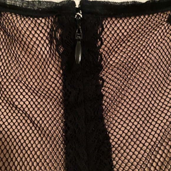 Lovely Lace Style Shell - Picture 6 of 10